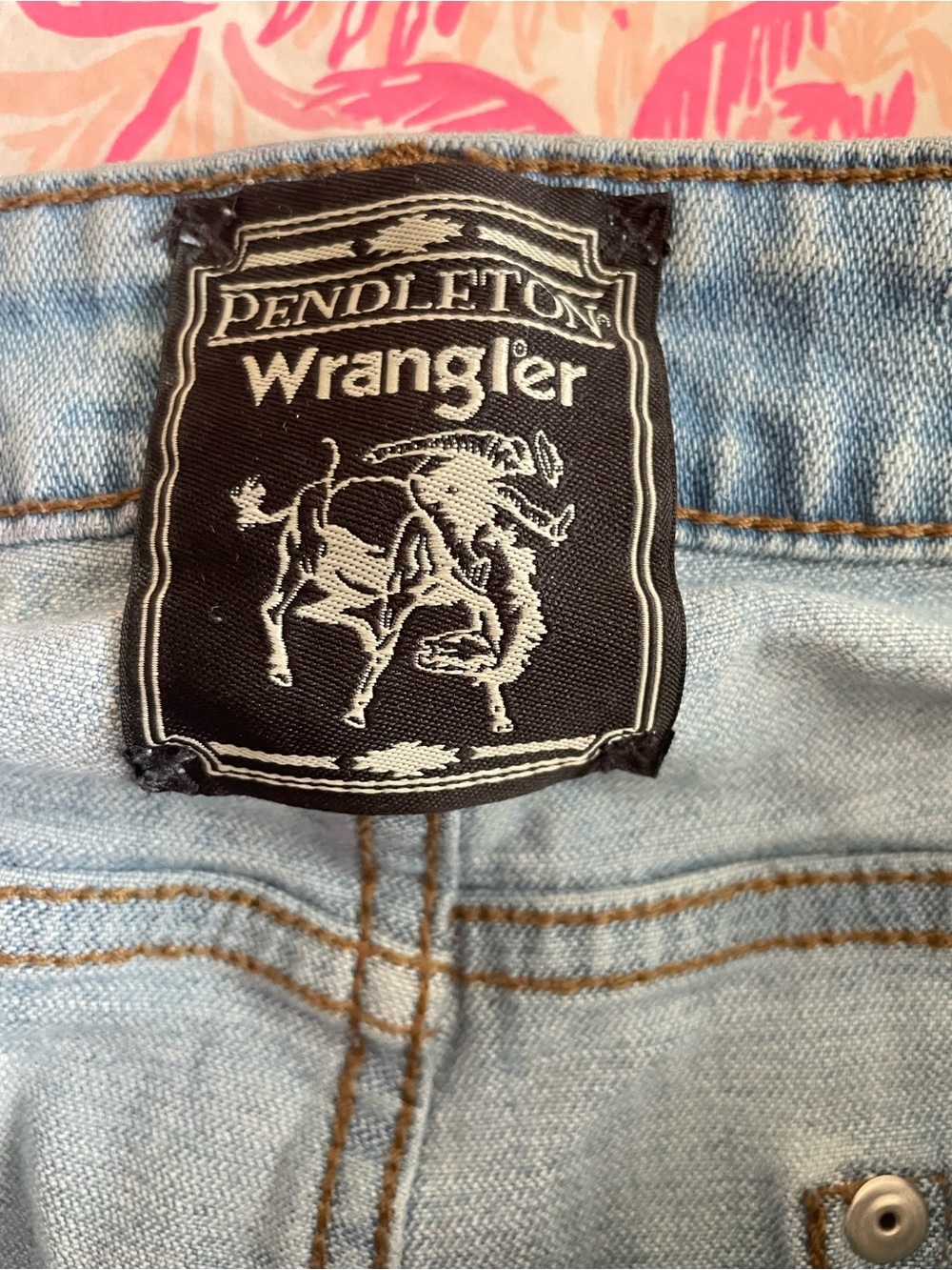 Wrangler X Pendelton Women's Trumpet Flare Jean in Light Wash Denim Size 32 Rare - Picture 5 of 16